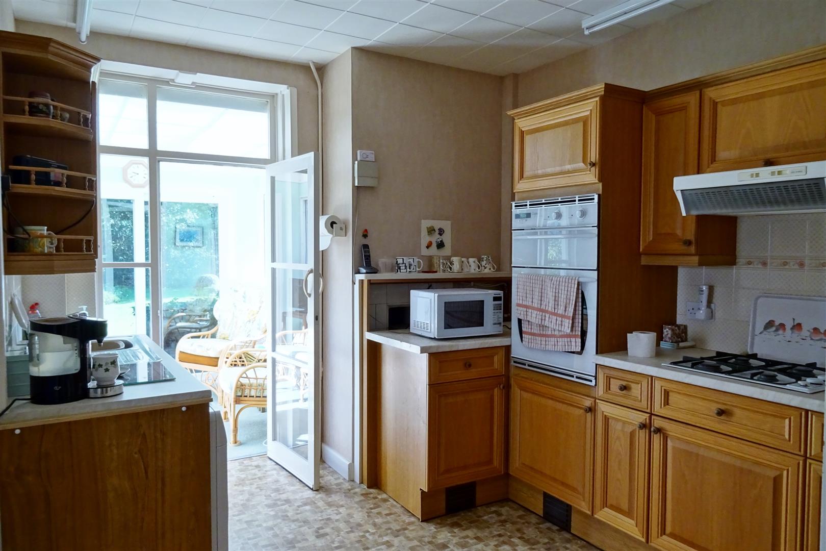 Kitchen: